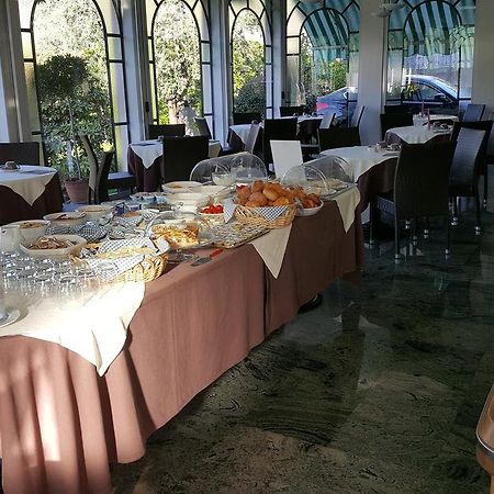 Hotel La Villa Gravedona Bagian luar foto