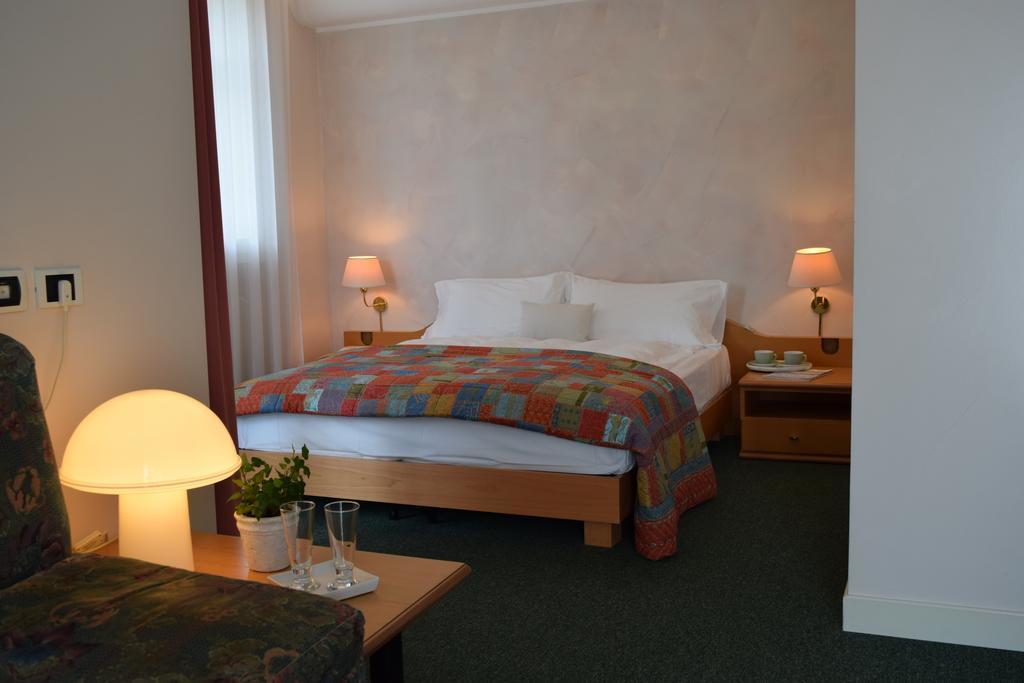Hotel La Villa Gravedona Bagian luar foto