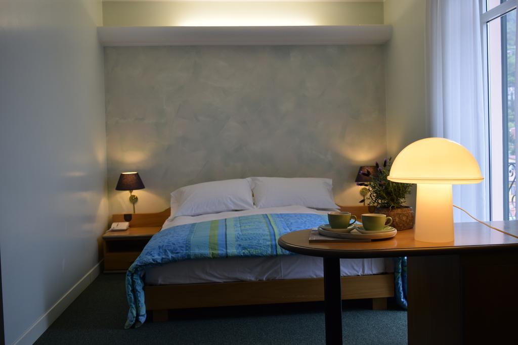 Hotel La Villa Gravedona Bagian luar foto